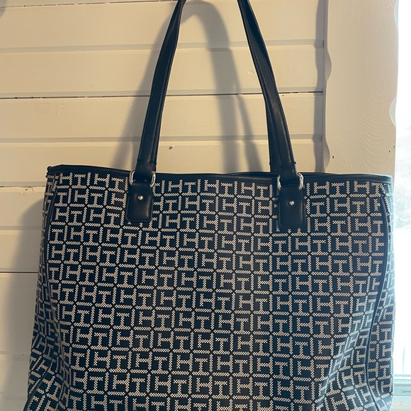 Tommy Hilfiger Black White Signature TH Logo Large Tote Shoulder Bag $108 - Picture 4 of 8